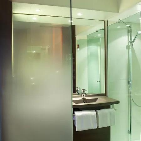 Hotel Oceania Rennes 4*